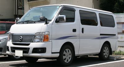 Автостекла Nissan Caravan c установкой в Москве